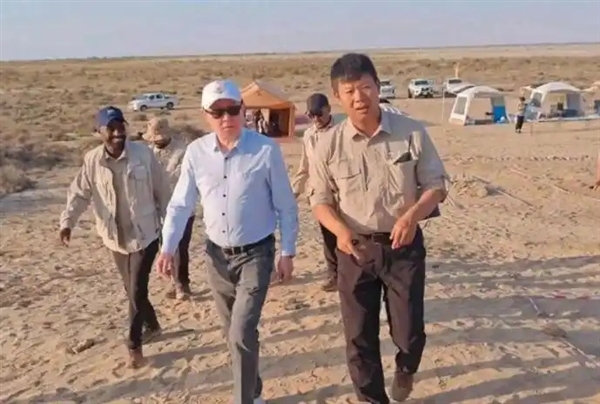 中国人在沙漠里放了10万头黑猪:解决世界级治沙难题 解决世界级治沙难题 第5张 中国人在沙漠里放了10万头黑猪:解决世界级治沙难题 解决世界级治沙难题 第5张