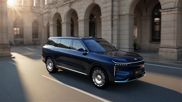 国产9字辈大SUV+1!上汽智己LS9官图发布:凯雷德即视感 智己LS9 第1张 国产9字辈大SUV+1!上汽智己LS9官图发布:凯雷德即视感 智己LS9 第1张