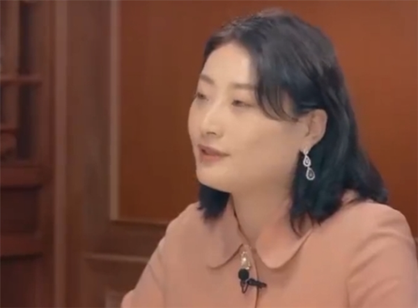 网友质疑宗馥莉读的野鸡大学 校方:商科王牌 法学全美第一 宗馥莉读的野鸡大学 第2张 网友质疑宗馥莉读的野鸡大学 校方:商科王牌 法学全美第一 宗馥莉读的野鸡大学 第2张