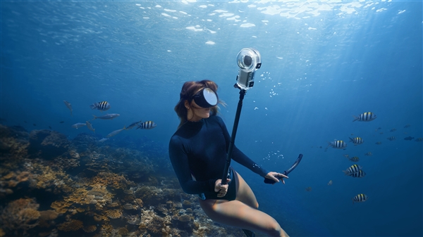 回击大疆全景相机!影石Insta360 X5 首降500元:到手价3298元起 大疆全景相机 第3张 回击大疆全景相机!影石Insta360 X5 首降500元:到手价3298元起 大疆全景相机 第3张