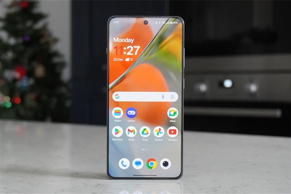 一加15曝光：边框远小于iPhone 17 Pro Max 一加15 第2张