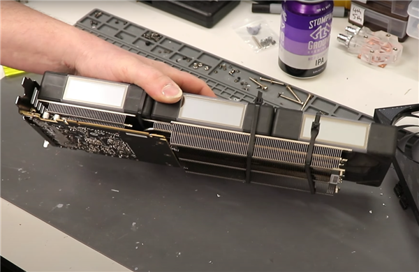 NVIDIA最入门显卡：RTX 5050成功改装成5050 Ti！创多项世界纪录 RTX 5050改5050 Ti 第3张