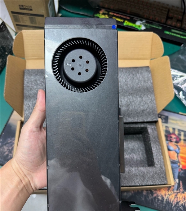 32GB大显存RTX 4080 SUPER现身：要价9200元 RTX SUPER 第1张