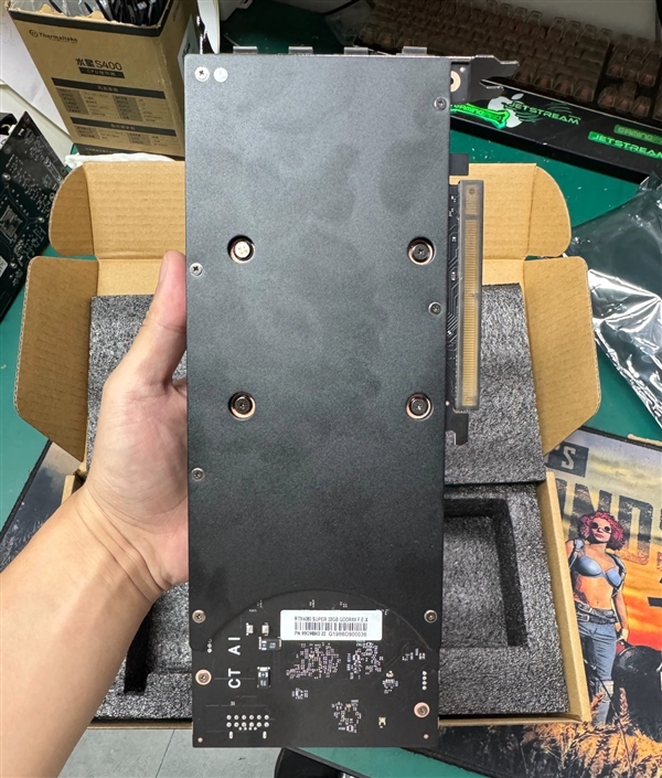 32GB大显存RTX 4080 SUPER现身：要价9200元 RTX SUPER 第3张