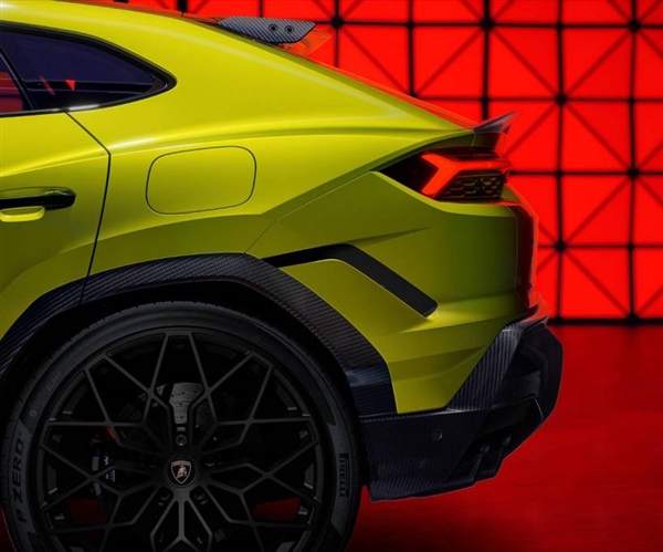 4.0T双涡轮V8插混动力!兰博基尼Urus SE Performante官图发布 兰博基尼Urus Performante 第7张 4.0T双涡轮V8插混动力!兰博基尼Urus SE Performante官图发布 兰博基尼Urus Performante 第7张
