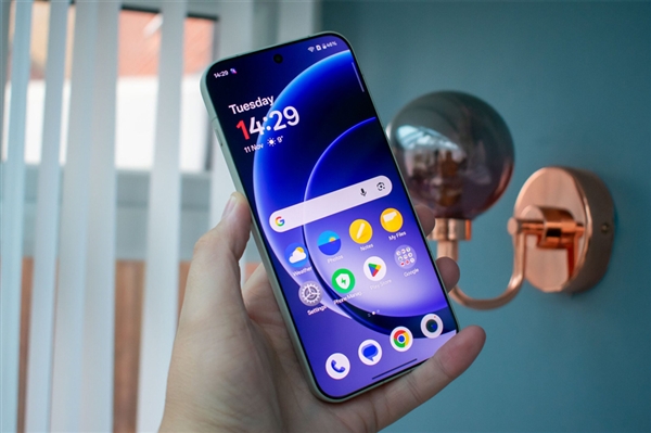 一加16参数提前揭晓:骁龙8E6 Pro+2亿主摄 一加最强旗舰 一加16 骁龙8E6 Pro+ 第1张 一加16参数提前揭晓:骁龙8E6 Pro+2亿主摄 一加最强旗舰 一加16 骁龙8E6 Pro+ 第1张