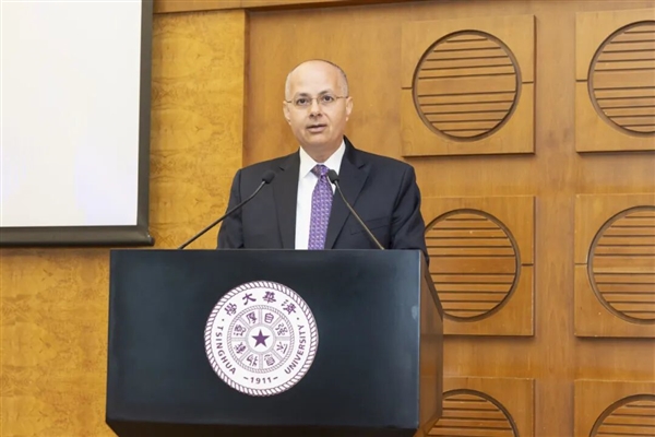 2025诺奖化学得主全职入职清华大学 专攻AI新材料 AI新材料 第1张 2025诺奖化学得主全职入职清华大学 专攻AI新材料 AI新材料 第1张