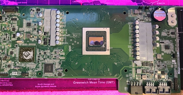 PS5芯片矿渣重生!AMD BC-250解锁满血40CU:流畅跑3A PS5芯片 AMD BC-250 第3张 PS5芯片矿渣重生!AMD BC-250解锁满血40CU:流畅跑3A PS5芯片 AMD BC-250 第3张