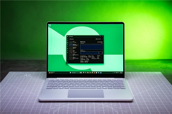 Windows 11最低4GB内存要求形同虚设!微软自家8GB笔记本都跑不动 11最低4GB内存要求形同虚设 第1张 Windows 11最低4GB内存要求形同虚设!微软自家8GB笔记本都跑不动 11最低4GB内存要求形同虚设 第1张