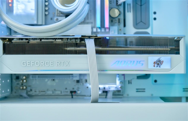 融入雕妹二次元设计!技嘉B850 AORUS ELITE-P ICE主板图赏 技嘉B850 ICE主板 第7张 融入雕妹二次元设计!技嘉B850 AORUS ELITE-P ICE主板图赏 技嘉B850 ICE主板 第7张