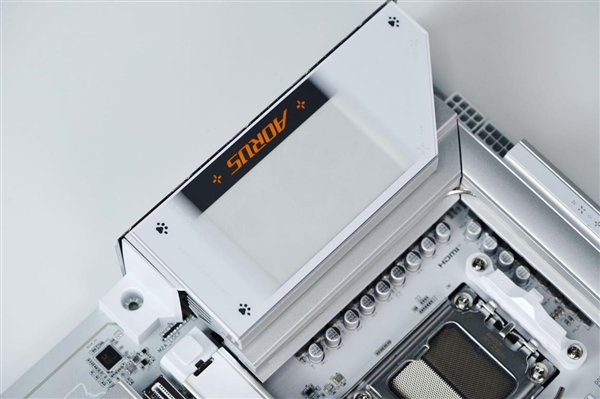 融入雕妹二次元设计!技嘉B850 AORUS ELITE-P ICE主板图赏 技嘉B850 ICE主板 第10张 融入雕妹二次元设计!技嘉B850 AORUS ELITE-P ICE主板图赏 技嘉B850 ICE主板 第10张