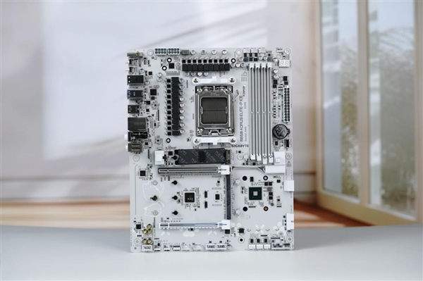 融入雕妹二次元设计!技嘉B850 AORUS ELITE-P ICE主板图赏 技嘉B850 ICE主板 第24张 融入雕妹二次元设计!技嘉B850 AORUS ELITE-P ICE主板图赏 技嘉B850 ICE主板 第24张