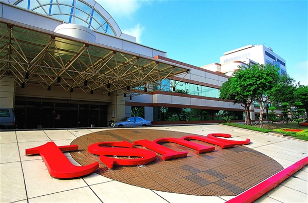 台积电慌了!CoWoS卖光被迫学英特尔封装 台积电 第2张 台积电慌了!CoWoS卖光被迫学英特尔封装 台积电 第2张
