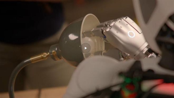 谷歌发布最强具身推理模型Gemini Robotics ER 2:支持连续视频理解与多机器人协作 Gemini 2 第6张 谷歌发布最强具身推理模型Gemini Robotics ER 2:支持连续视频理解与多机器人协作 Gemini 2 第6张