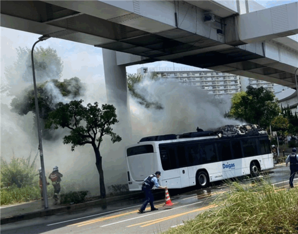 日本国内首例电动大巴起火!涉事车辆为本土品牌五十铃、电池韩国造 日本国内首例电动大巴起火 第2张 日本国内首例电动大巴起火!涉事车辆为本土品牌五十铃、电池韩国造 日本国内首例电动大巴起火 第2张