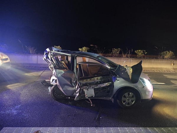 司机因错过高速口倒车 被追尾致乘客身亡 交警:担主责 被追尾 第1张 司机因错过高速口倒车 被追尾致乘客身亡 交警:担主责 被追尾 第1张