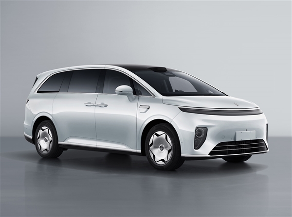鸿蒙智行又一MPV登场 全新享界V8官图发布:锚定30万级 享界V8 第5张 鸿蒙智行又一MPV登场 全新享界V8官图发布:锚定30万级 享界V8 第5张