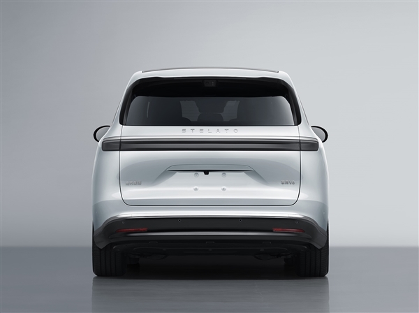 鸿蒙智行又一MPV登场 全新享界V8官图发布:锚定30万级 享界V8 第6张 鸿蒙智行又一MPV登场 全新享界V8官图发布:锚定30万级 享界V8 第6张