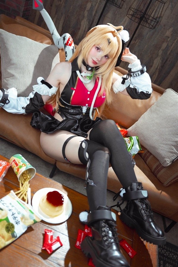 《生化4RE》阿什莉体模Cos新照 性感诱人 Cos 第11张