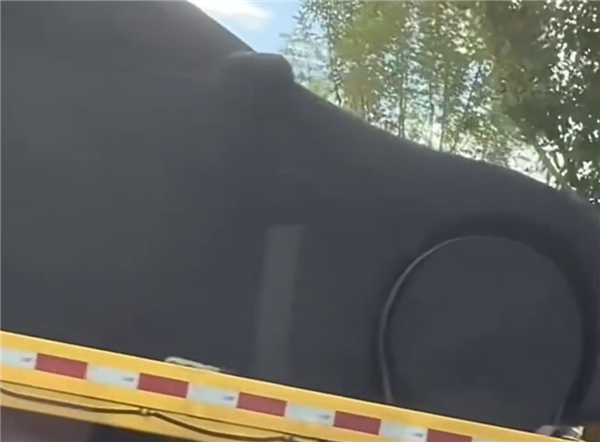 小米两门轿跑车型曝光:车身紧凑、尾部扩散器显眼 小米两门轿跑 第2张 小米两门轿跑车型曝光:车身紧凑、尾部扩散器显眼 小米两门轿跑 第2张