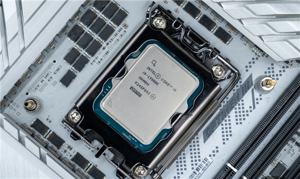 6700K到270K Plus十年旗舰同台!Intel CPU全测完:13900K之后游戏性能再无惊喜 Intel CPU全测 第2张 6700K到270K Plus十年旗舰同台!Intel CPU全测完:13900K之后游戏性能再无惊喜 Intel CPU全测 第2张