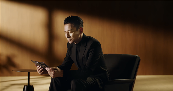 华为官宣:刘德华担任Mate XT 2非凡大师品牌大使!将现身发布会 Mate 2非凡大师 第2张 华为官宣:刘德华担任Mate XT 2非凡大师品牌大使!将现身发布会 Mate 2非凡大师 第2张