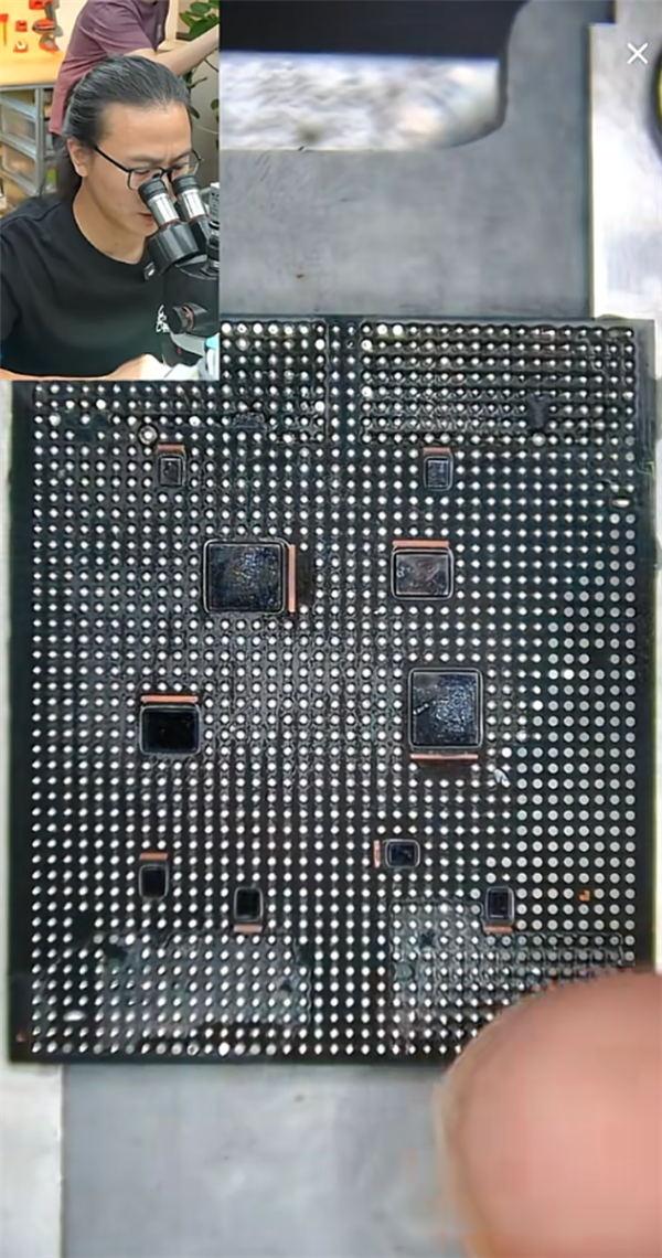 华为Mate XT 2全网首拆!首款韬定律芯片麒麟9050 Pro现真身 神秘数字2035又出现了 2 第6张 华为Mate XT 2全网首拆!首款韬定律芯片麒麟9050 Pro现真身 神秘数字2035又出现了 2 第6张