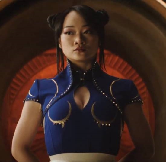 美女演员练出丰满大腿!真人春丽对比游戏立绘 春丽 第1张 美女演员练出丰满大腿!真人春丽对比游戏立绘 春丽 第1张