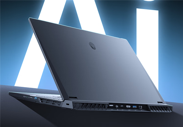 1.99万元 雷神首款移动工作站AI Master M7000开售：配备锐龙AI Max+ 395 雷神移动工作站AI M7000 第1张