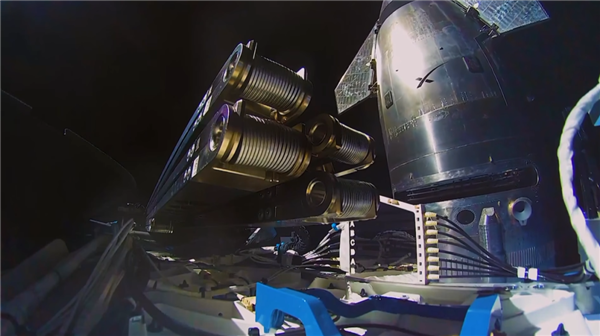 SpaceX星舰地球轨道飞行提前结束 溅落时剧烈爆炸火光冲天 SpaceX星舰 第1张 SpaceX星舰地球轨道飞行提前结束 溅落时剧烈爆炸火光冲天 SpaceX星舰 第1张