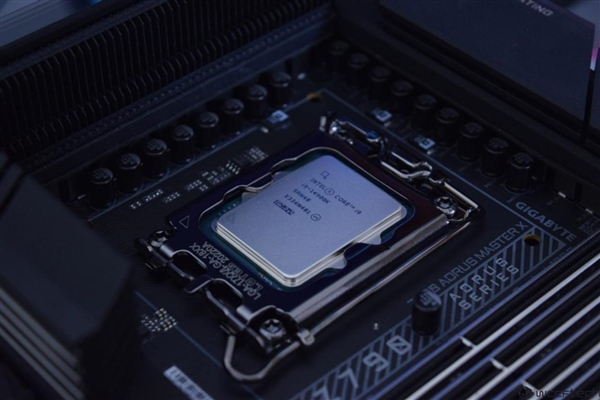 换了三颗还是坏!i9-14900K第四次故障:BIOS更新也救不了 i9-14900K 第2张 换了三颗还是坏!i9-14900K第四次故障:BIOS更新也救不了 i9-14900K 第2张