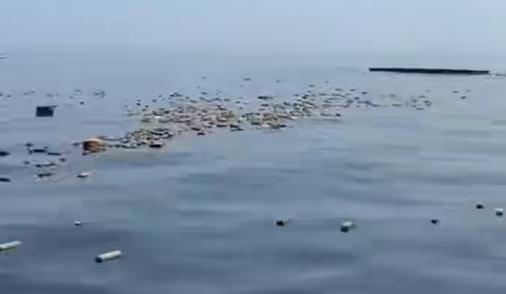 千万播放全网疯传！霍尔木兹海峡海面漂满iPhone竟是AI编造 霍尔木兹海峡海面漂满iPhone竟是AI编造 第3张