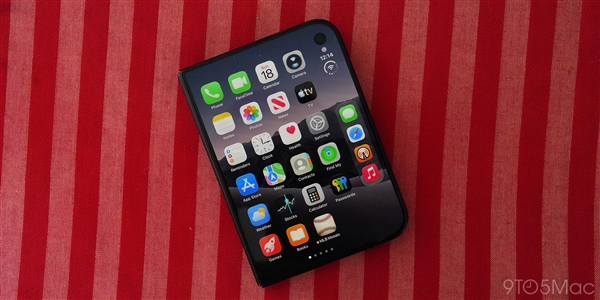 手机要卖了微信等应用还没适配 iPhone Duo被批 博主:几周内就会解决 第3张 手机要卖了微信等应用还没适配 iPhone Duo被批 博主:几周内就会解决 第3张